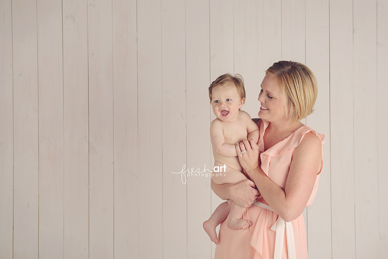 Nursing Mini Sessions | St. Louis Family Photography
